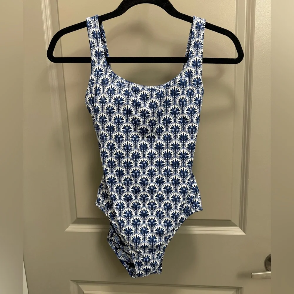 Playa Brava Reversible Lace-Back One-Piece Swimsuit size 4. NWT - Picture 1 of 7